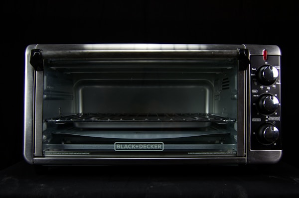 Netflix剧集《怪奇物语》主角团在异世界冒险